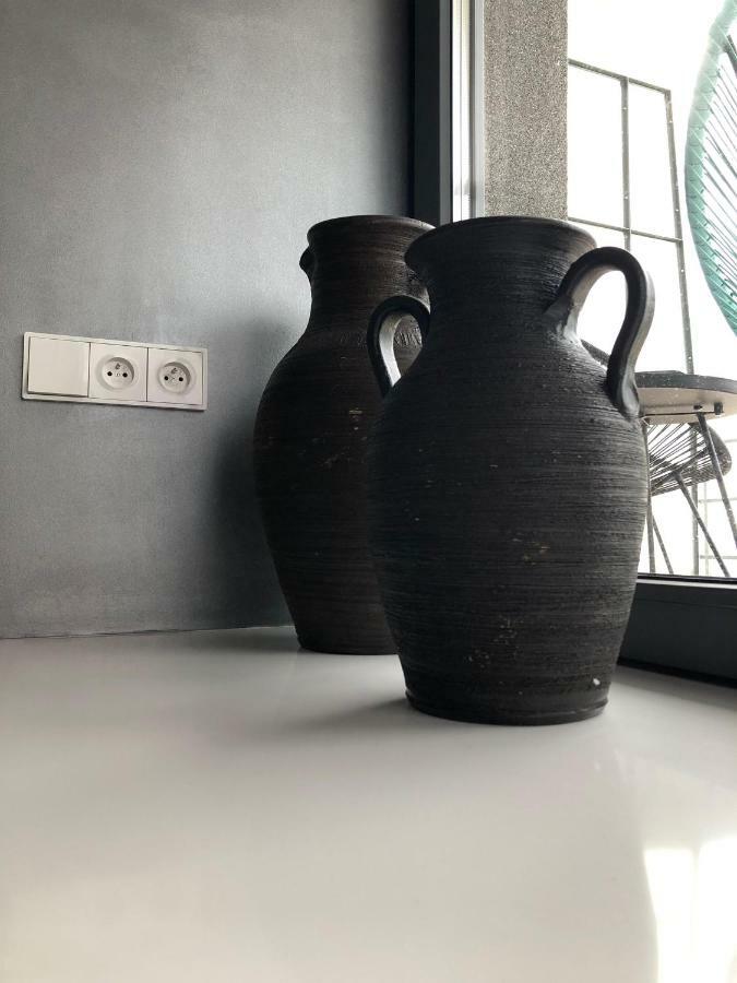 Apartament Wiejska 9 *